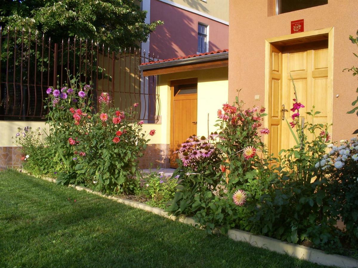 Къща За Гости Фантазия Triavna Exterior foto
