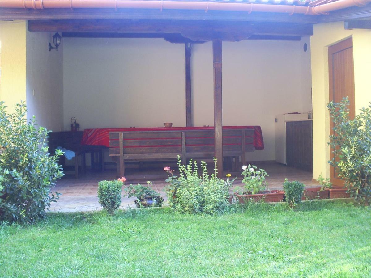 Къща За Гости Фантазия Triavna Exterior foto